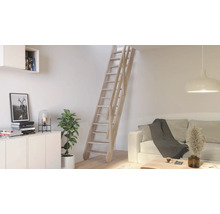 Scară modulară din lemn cu mână curentă într-un living modern și luminos pentru acces la mansardă.