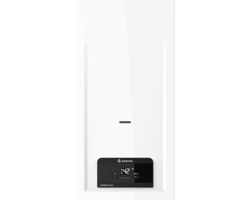 Centrală termică albă pe gaz în condensație Ariston Akros Plus X cu afișaj digital de 42 de grade Celsius și panou de comandă negru.