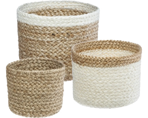 Trei coșuri împletite din fibre naturale de diferite dimensiuni