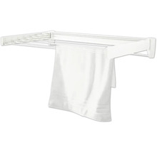 Uscător de rufe pentru montare pe perete cu o cârpă pe el