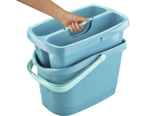 Găleată albastră cu storcător și mâner