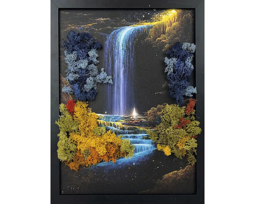 Tablou din mușchi cu motiv cascadă din mușchi islandez colorat într-o ramă neagră.