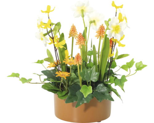 Flori artificiale decorative într-un ghiveci cu narcise, gălbenele și plante verzi.