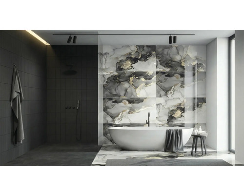 Baie cu cadă, zonă de duș și faianță de marmură