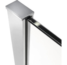 Prim-plan cu un cadru de duș din metal