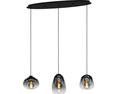 Lumină suspendată cu trei abajururi din sticlă gri și becuri vizibile