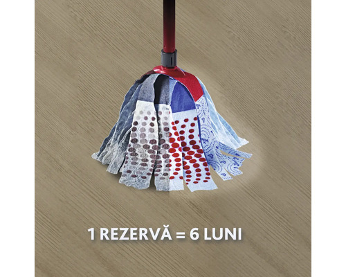 Mop pe o podea de lemn cu nota: 1 rezervă = 6 luni