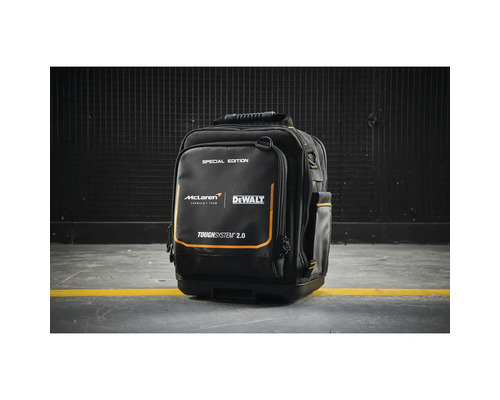 Rucsac pentru scule DeWalt ToughSystem 2.0 McLaren Special Edition din material robust cu mâner și bază ranforsată.