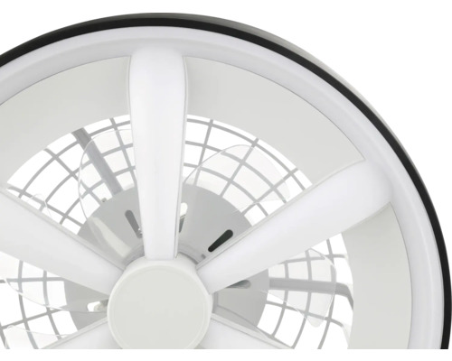 Ventilator de tavan rotund, alb, cu iluminat și palete transparente.