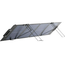 Panou solar pliabil cu patru segmente și picioare de sprijin integrate pentru utilizare mobilă.
