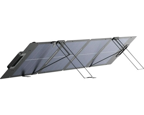 Panou solar pliabil cu patru segmente și picioare de sprijin integrate pentru utilizare mobilă.