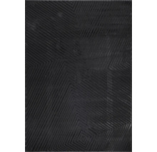 Covor negru cu model geometric de linii concentrice care formează pătrate