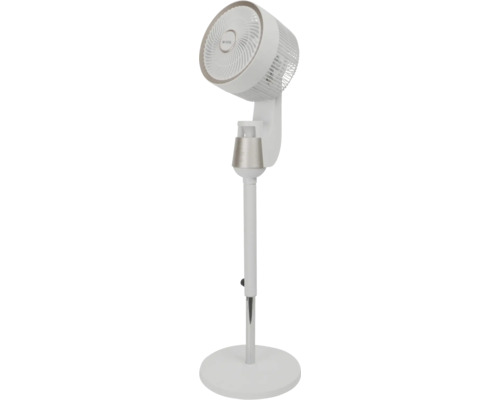 Ventilator cu picior Be Cool alb cu elemente argintii, bază rotundă și cap reglabil cu grilaj în spirală.