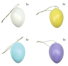 Set de 20 de ouă de Paște din plastic pentru agățat, câte 5 bucăți în culorile alb, galben, albastru și violet.