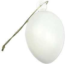 Ou de Paște alb din plastic pentru agățat cu șnur auriu.