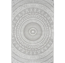 Covor de exterior cu model mandala circular și structură țesută.