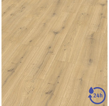 Pardoseală laminată cu aspect de lemn, decor de stejar cu noduri și simbol pentru rezistență la apă timp de 24 de ore.