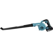 Suflantă cu acumulator Makita cu baterie de 18 Volt și tub de suflare negru lung.