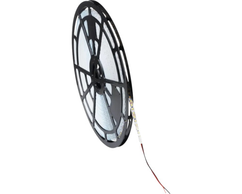 Bandă LED flexibilă pe o rolă din plastic negru cu cablu de conectare.