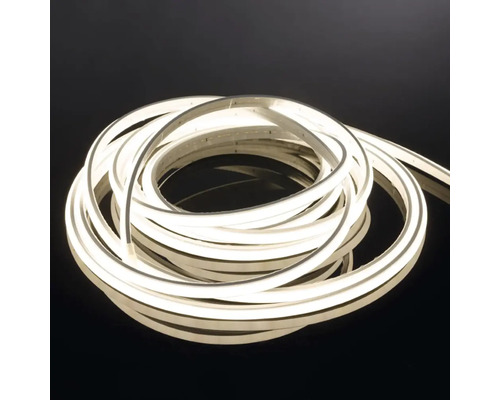 Bandă LED flexibilă cu aspect de neon, rulată și iluminată puternic pentru iluminat decorativ.