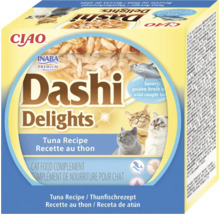 Supliment alimentar pentru pisici Ciao Dashi Delights, rețetă cu ton, ambalaj cu trei pisici și bucăți de ton în supă.
