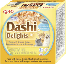 Supliment alimentar pentru pisici CIAO Dashi Delights, rețetă cu ton și brânză, ambalaj cu ilustrații cu trei pisici.