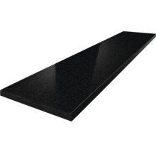 Glaf de fereastră dreptunghiular din granit negru polizat.