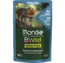Hrană fără cereale Monge BWild pentru pisici sterilizate, ton cu creveți și legume, plic de 85 grame.