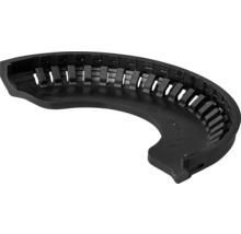 Piesă de schimb din plastic negru, curbată, cu structură lamelară pentru unelte de grădinărit sau utilaje.