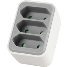 Adaptor triplu pentru prize Euro din plastic de culoare albă și gri.