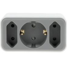Adaptor priză multiplă alb și gri cu o priză cu contact de protecție și două prize Euro, maxim 3680 Watt.