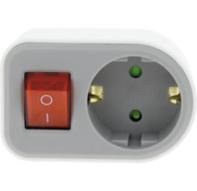 Adaptor de priză cu întrerupător pornit-oprit roșu și o priză cu împământare.