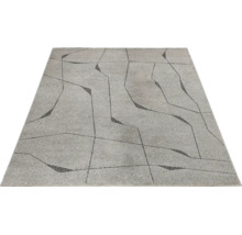 Covor dreptunghiular gri cu model geometric abstract din linii și suprafață texturată.