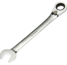 Cheie combinată cu clichet din metal cu manetă de inversare.