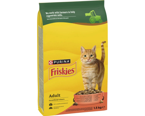 Hrană pentru pisici adulte Purina Friskies cu vită, pui și legume, pachet de 1,5 kilograme cu o pisică vărguță și un bol cu bobițe.