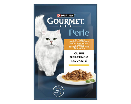 Hrană Purina Gourmet Perle mini fileuri cu pui în sos, plic cu pisică albă, mâncare servită, Purina Logo și sigiliu de calitate.