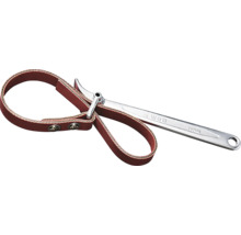 Cheie cu curea pentru filtre de ulei cu mâner metalic pentru lucrări de atelier.