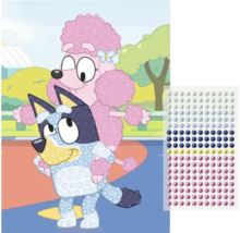 Set Diamond Painting Bluey pentru copii cu personajele Bluey și Coco și o foaie cu pietricele colorate.