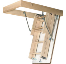 Scară de mansardă din lemn din trei părți cu capac alb și feronerie metalică în cadru de lemn.
