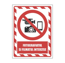 Panou de interzicere cu simboluri pentru aparatul foto, camera video și smartphone, text Fotografiatul și filmatul interzise.