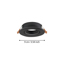 Ramă rotundă neagră pentru spot încastrat cu un diametru de 9 centimetri și arcuri de fixare laterale.
