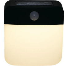 Lampă solară de exterior cu senzor de mișcare și panou solar în partea de sus. Suprafață luminoasă mare pentru distribuția uniformă a luminii.