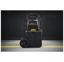 Cutie de scule mobilă DeWalt ToughSystem 2.0 ediția McLaren cu rucsac pentru unelte.