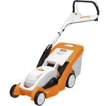 Mașină de tuns iarba STIHL cu coș colector pentru iarbă și mâner reglabil.