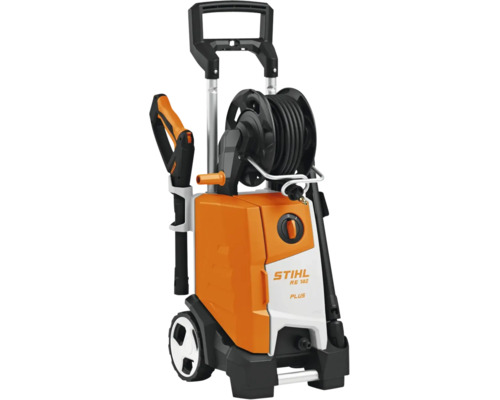 Aparat de curățat cu înaltă presiune Stihl RE 140 PLUS cu tambur pentru furtun integrat, pistol de pulverizat și roți.