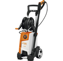 Curățitor cu înaltă presiune Stihl RE 140 Plus cu tambur pentru furtun integrat, roți și mâner telescopic.