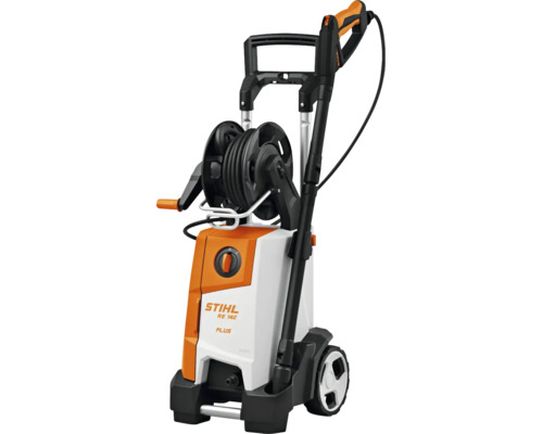 Curățitor cu înaltă presiune Stihl RE 140 Plus cu tambur pentru furtun integrat, roți și mâner telescopic.