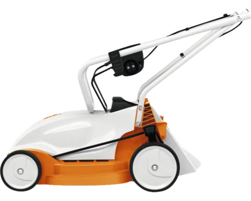 Mașină electrică de tuns iarba cu design compact, cu mâner de ghidare reglabil și conexiune la rețea.