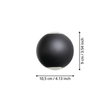 Aplică de perete sferică modernă cu emisie de lumină sus și jos. Dimensiuni: lățime 10,5 centimetri și înălțime 9 centimetri.