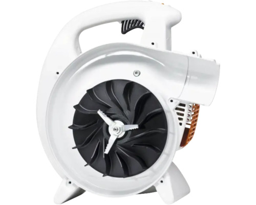 Carcasă albă a unui aspirator de frunze cu roată de ventilator neagră și cuțit de tocare argintiu din metal.